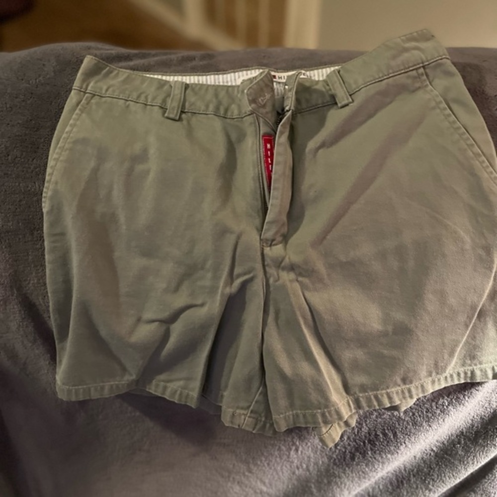 Tommy size 4 green khaki Bermuda shorts